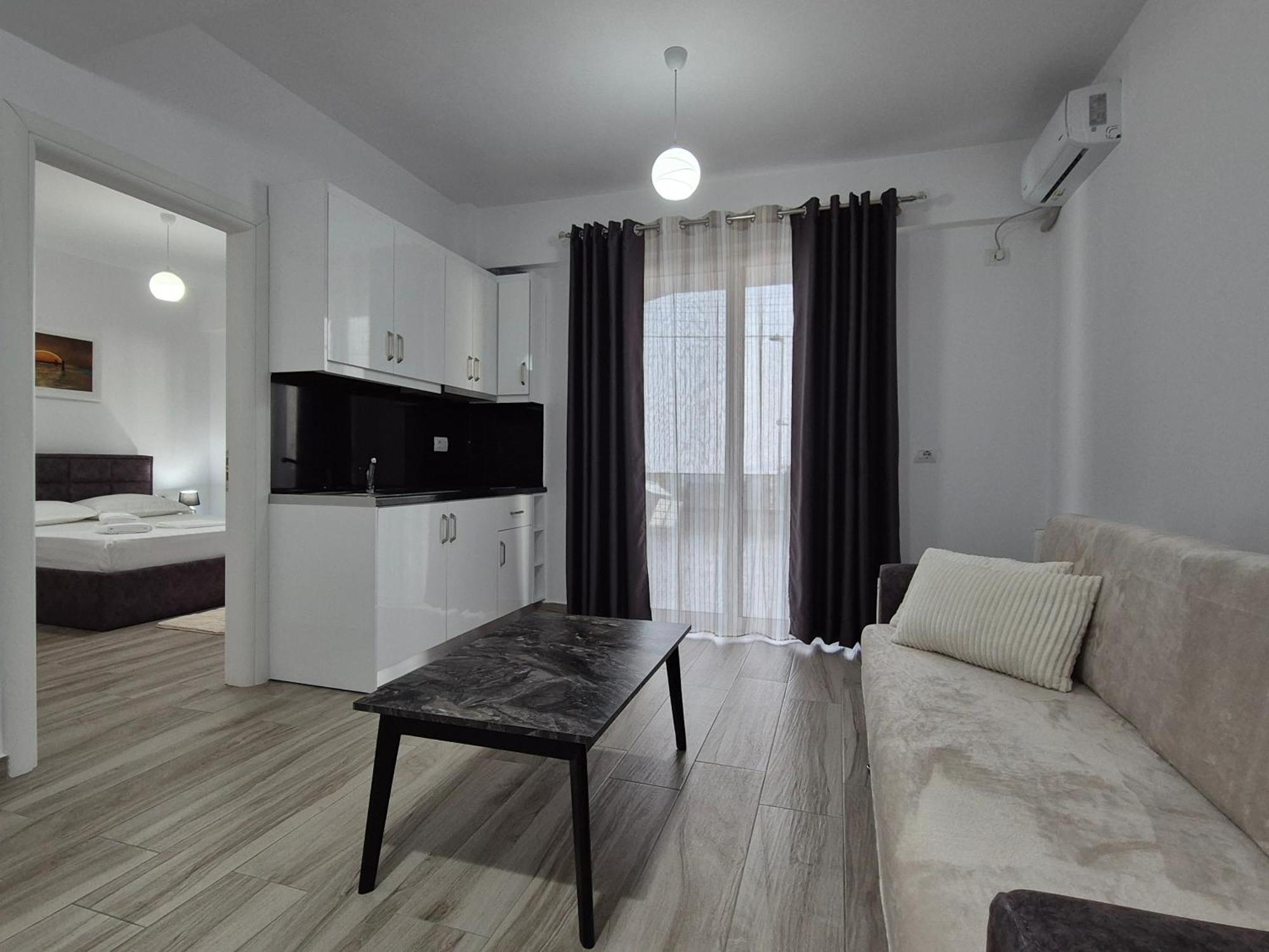 Flore Rooms Sarandë Eksteriør billede