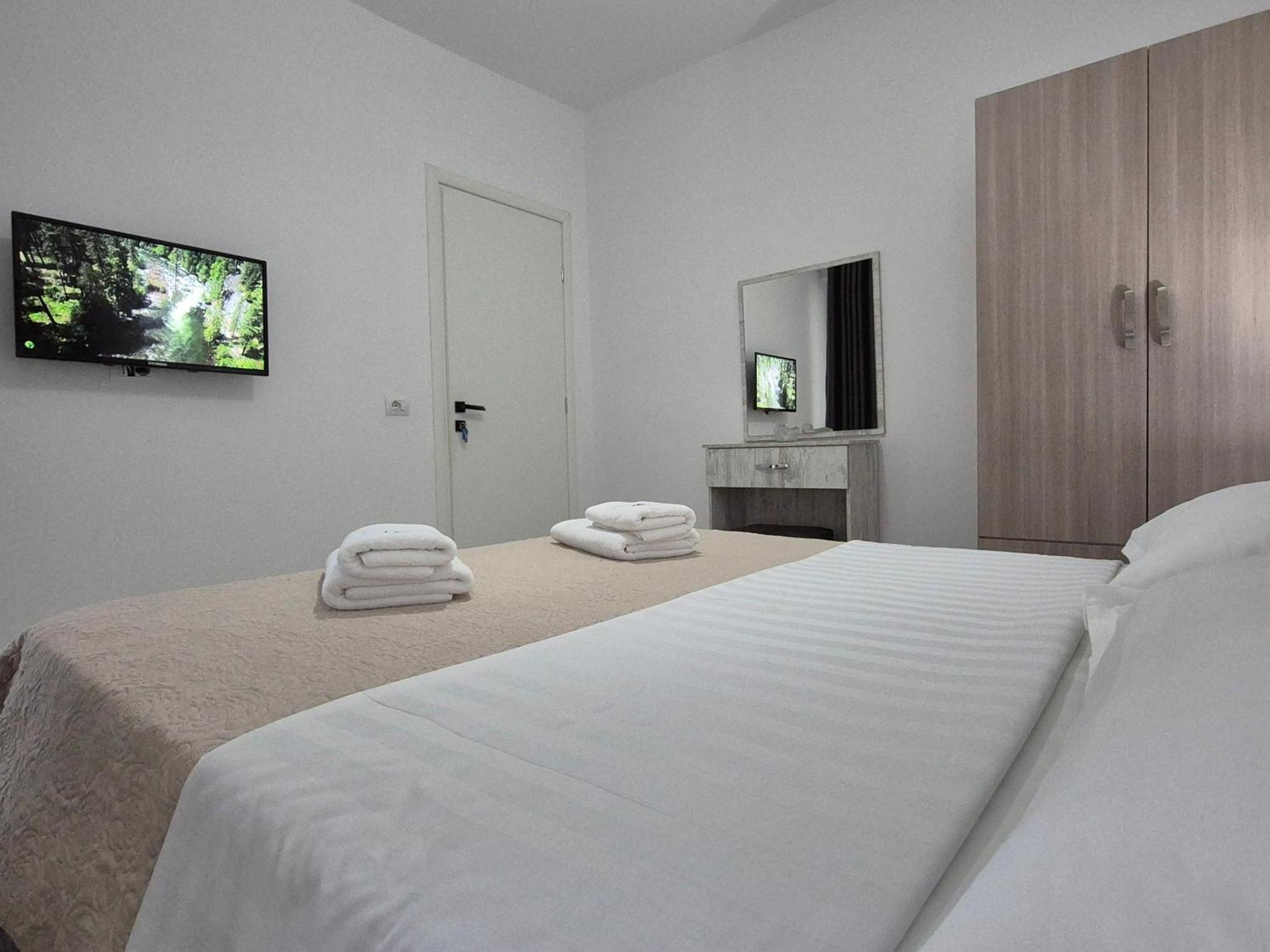Flore Rooms Sarandë Eksteriør billede