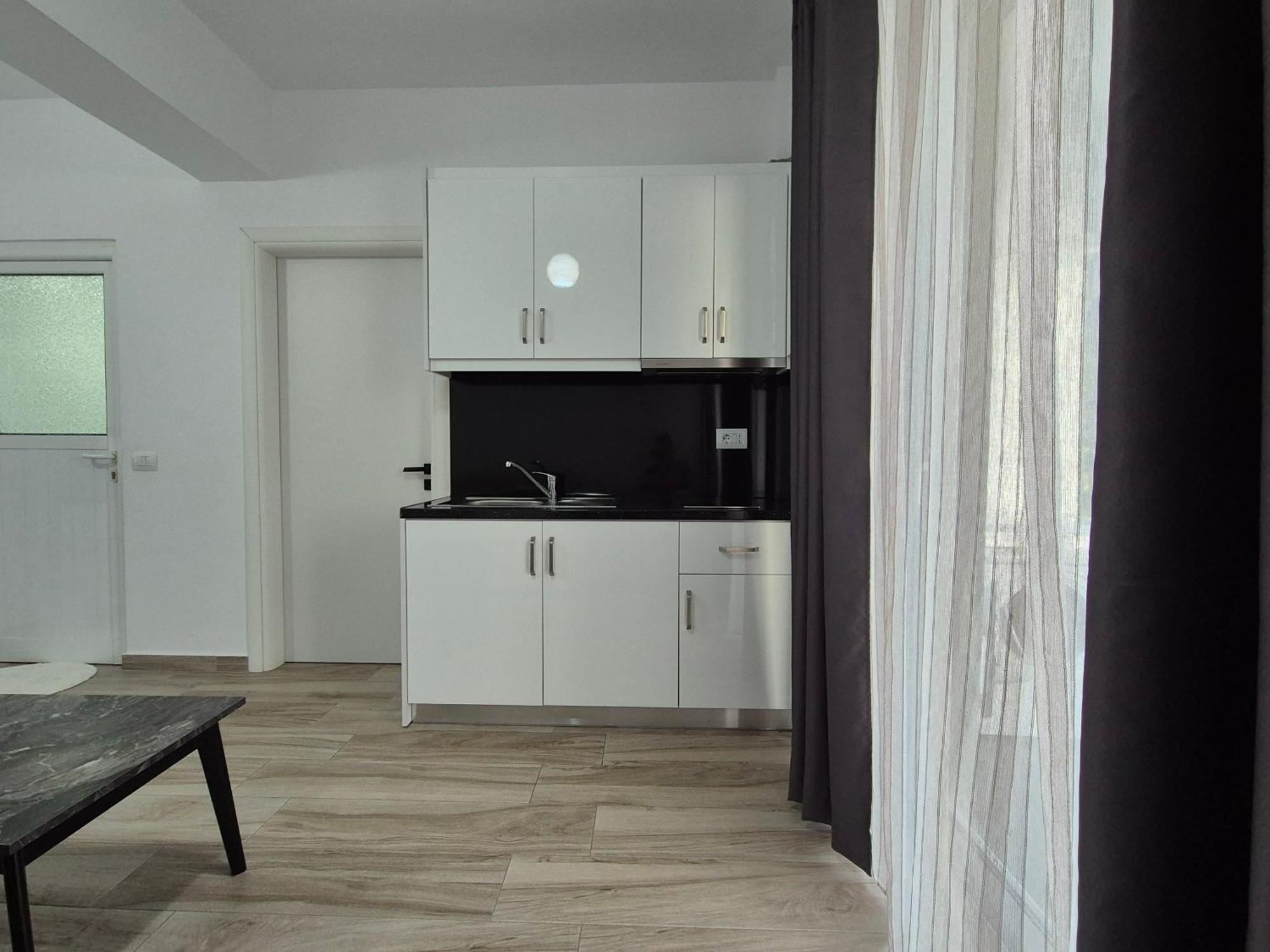 Flore Rooms Sarandë Eksteriør billede