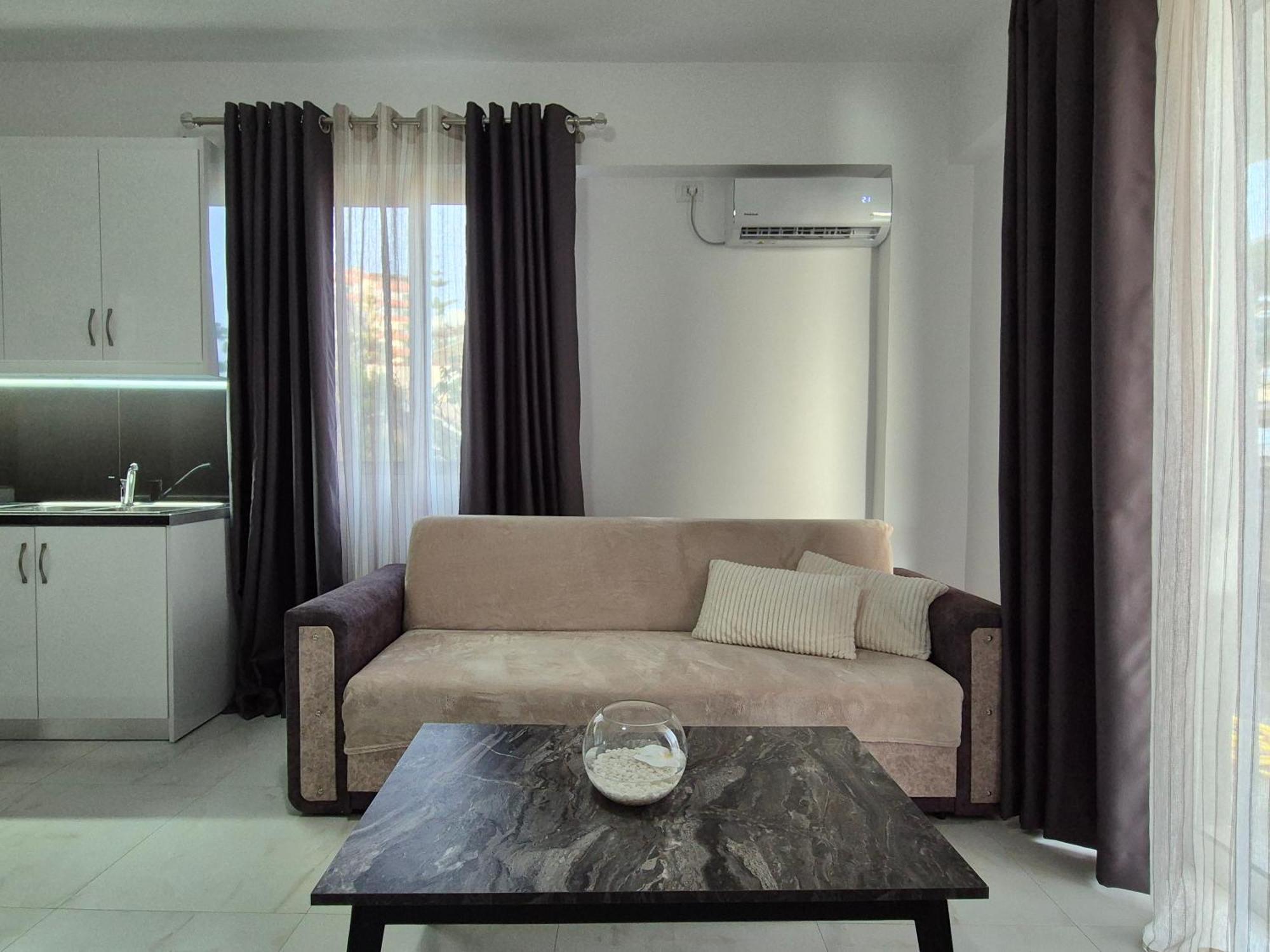 Flore Rooms Sarandë Eksteriør billede