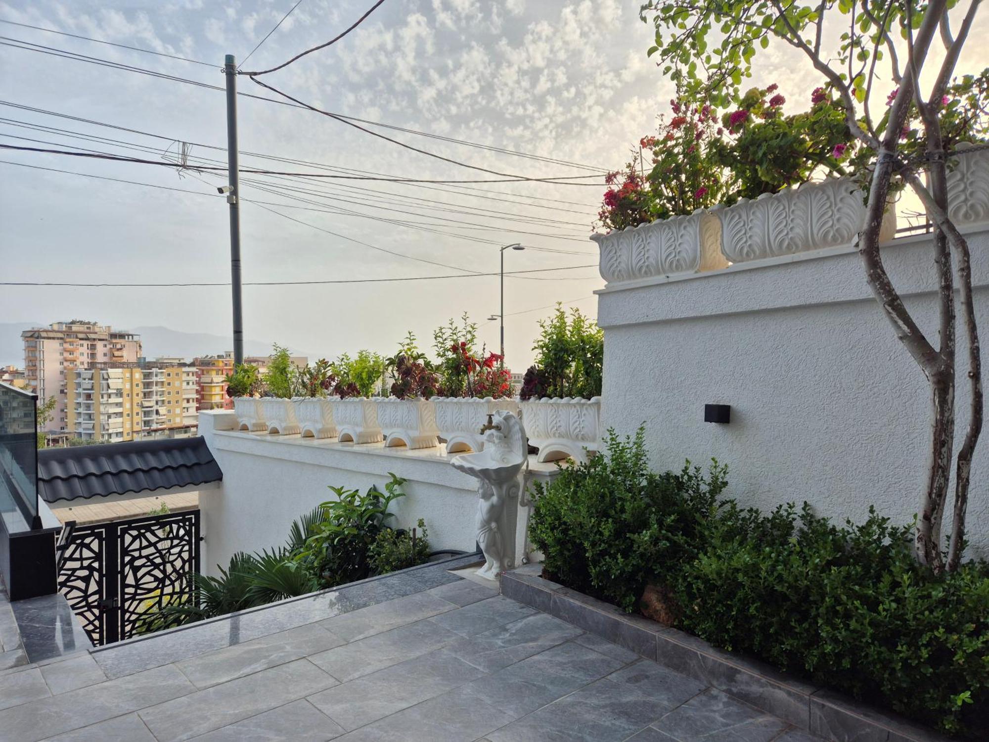 Flore Rooms Sarandë Eksteriør billede
